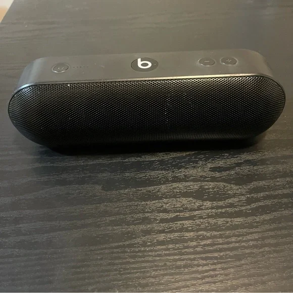 Beats Pill Wireless Bluetooth Speaker - Picture 2 of 4